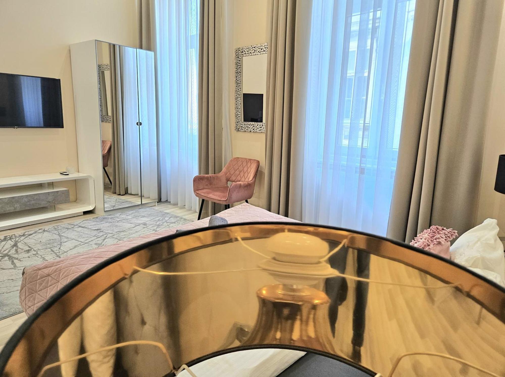 Designer Downtown Gem Apartamento Budapeste Exterior foto