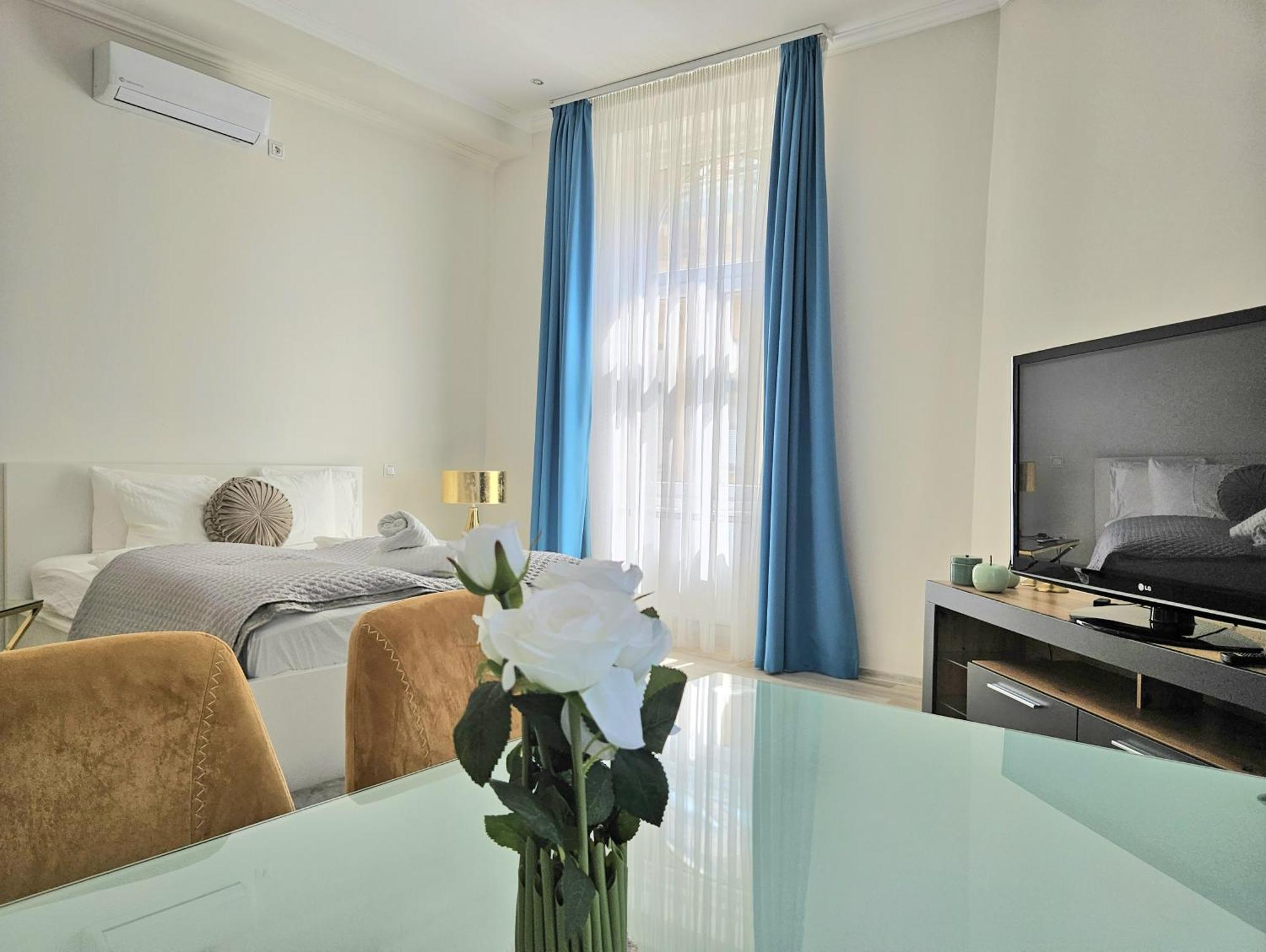 Designer Downtown Gem Apartamento Budapeste Exterior foto