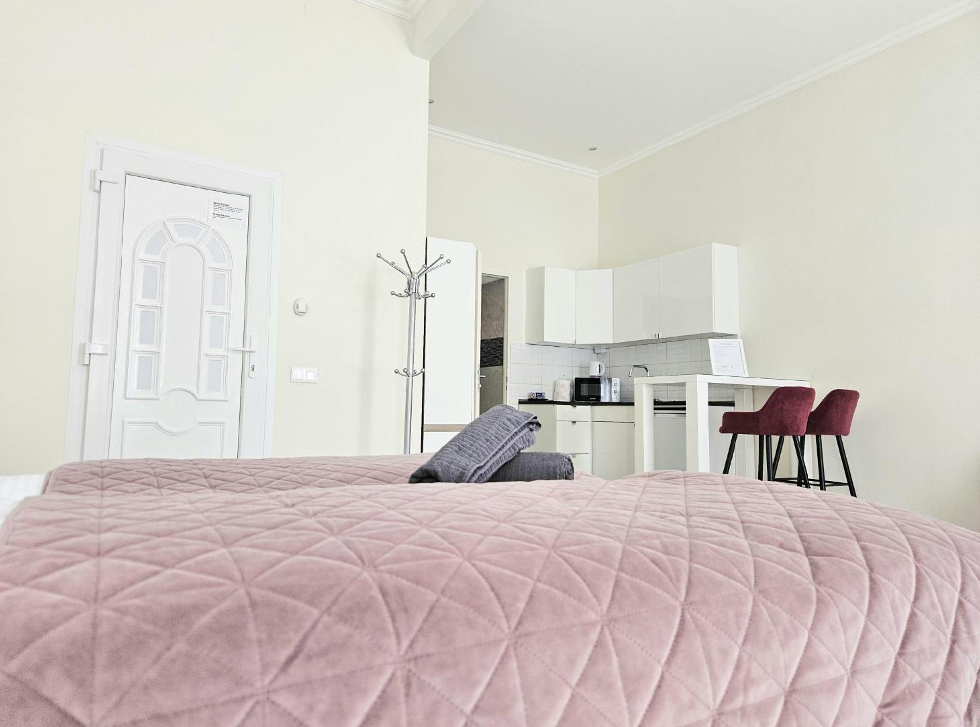 Designer Downtown Gem Apartamento Budapeste Exterior foto