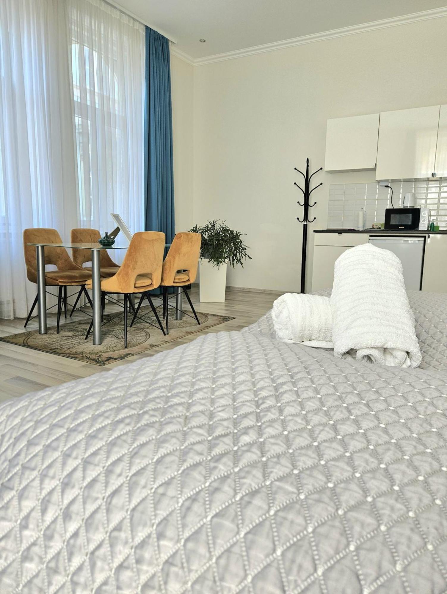 Designer Downtown Gem Apartamento Budapeste Exterior foto