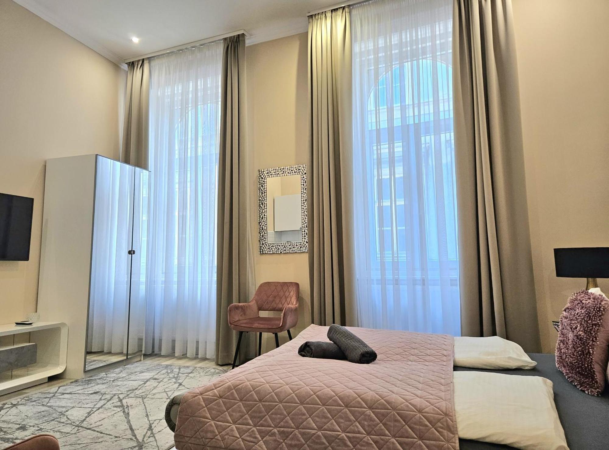 Designer Downtown Gem Apartamento Budapeste Exterior foto
